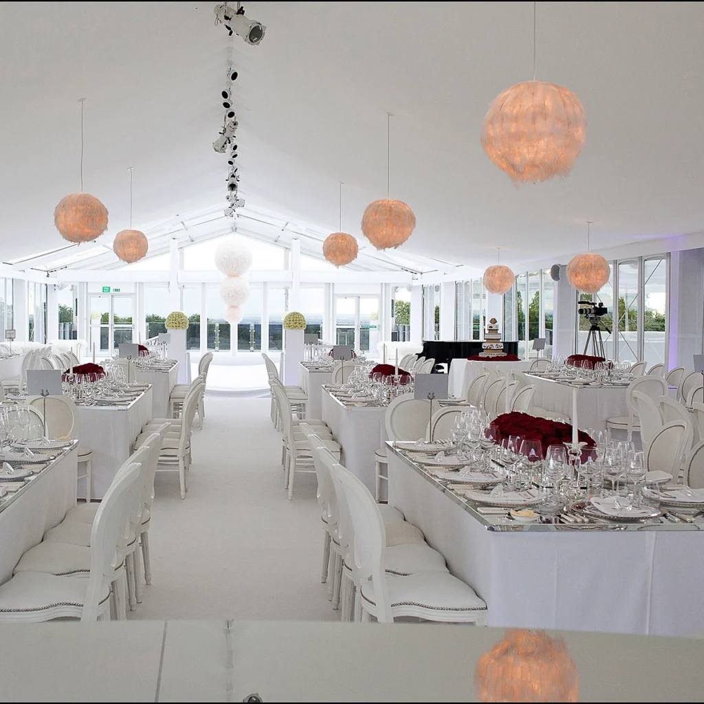 Feather light shades, red roses table display